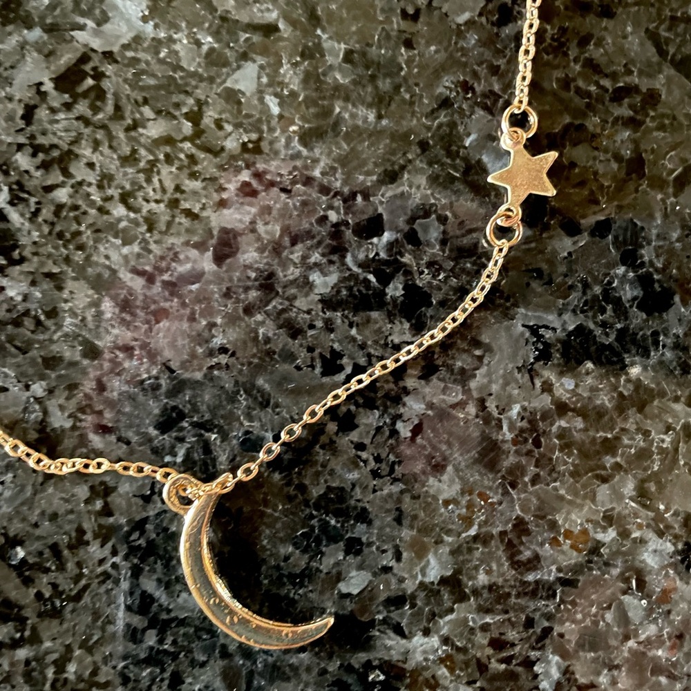 🌙 Moon and star gold necklace ⭐️